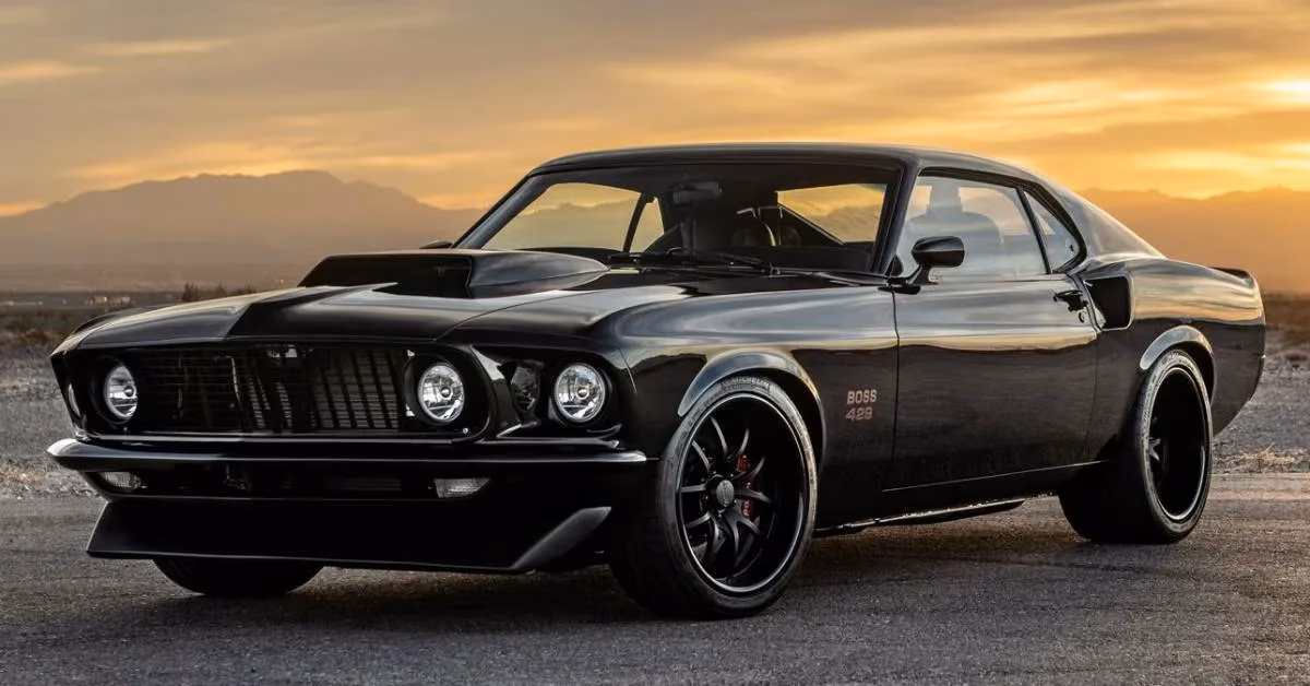 10-classic-muscle-cars-every-gearhead-should-park-in-their-garage-image-0