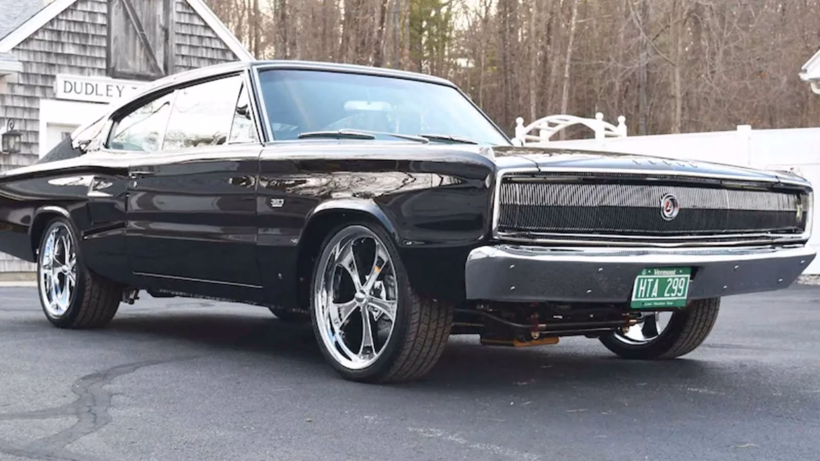 a-1967-dodge-charger-restomod-that-blends-vintage-muscle-with-modern-discipline-image-0