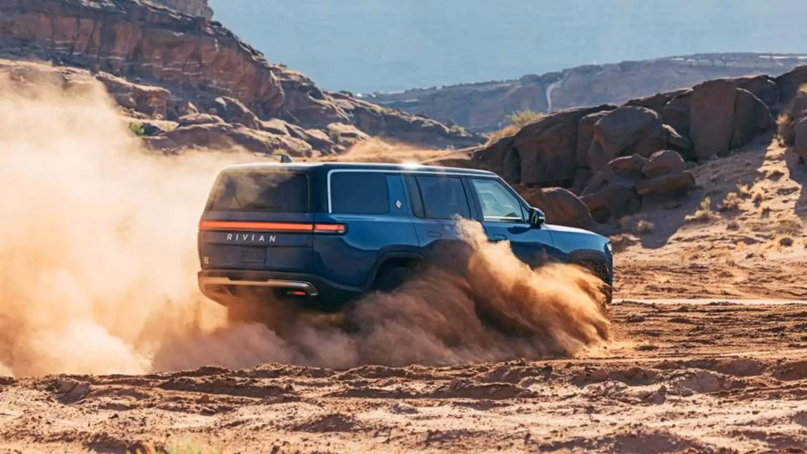 rivian-r1s-the-electric-suv-masterpiece-conquering-all-terrains-image-0