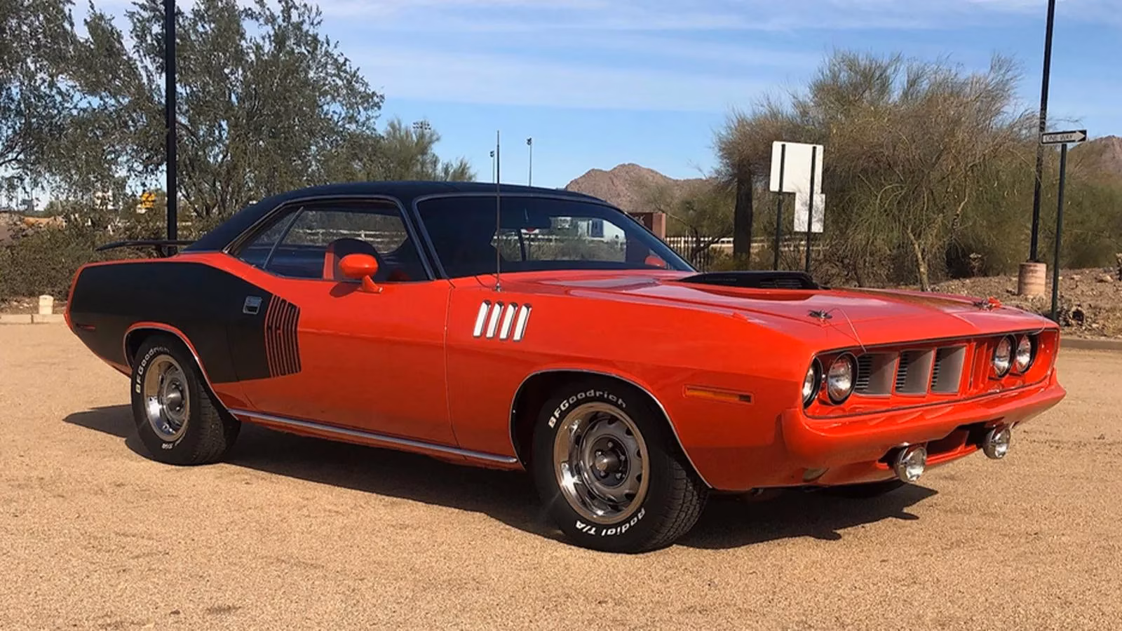 why-this-rotisserie-restored-1971-plymouth-hemi-cuda-still-haunts-muscle-car-fans-in-2026-image-0